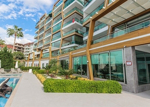 Möblierte 2+1-Wohnung mit Meerblick im Stadtteil Kargicak