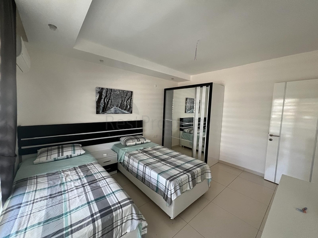 4+1 Duplex in einem modernen Komplex im Stadtteil Kestel