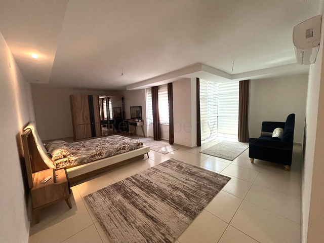 4+1 Duplex in einem modernen Komplex im Stadtteil Kestel