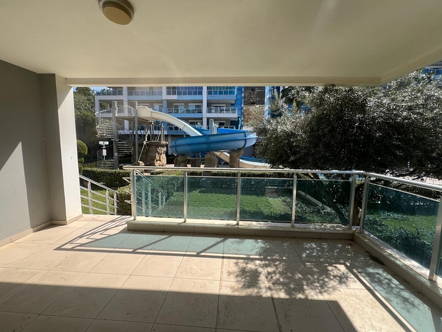 4+1 Duplex in einem modernen Komplex im Stadtteil Kestel