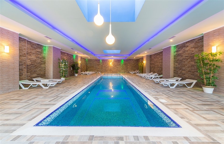 4+1 Duplex in einem modernen Komplex im Stadtteil Kestel