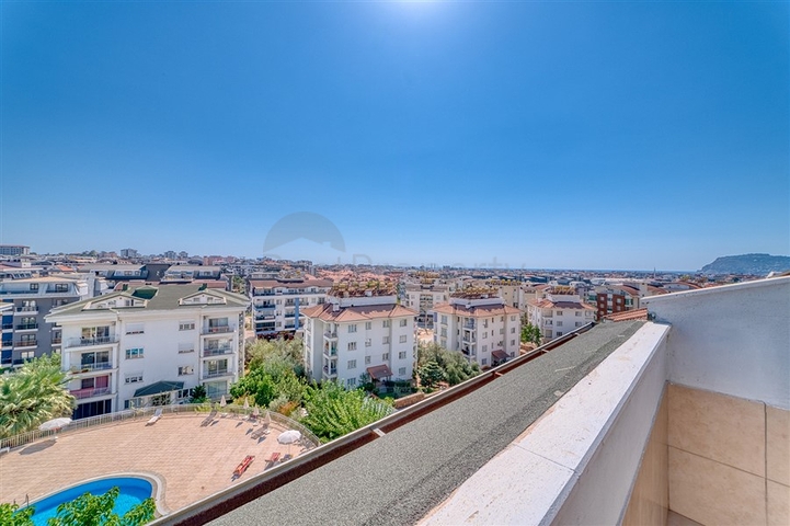 Vier-Zimmer-Penthouse im Stadtteil Oba