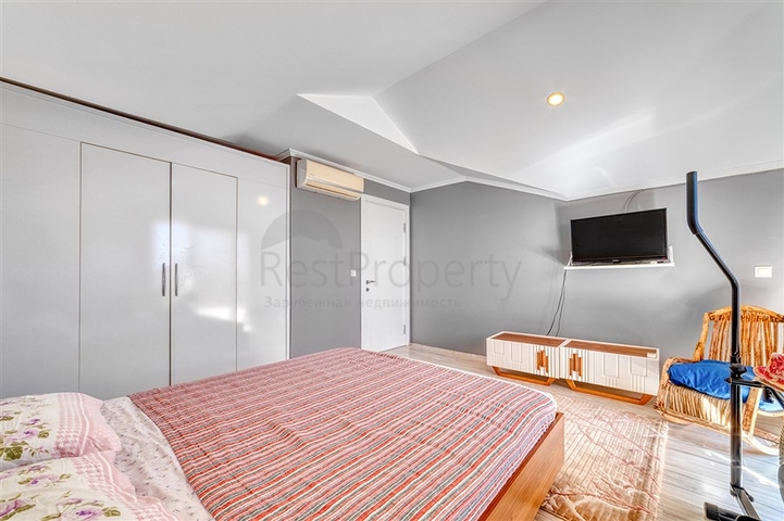 Vier-Zimmer-Penthouse im Stadtteil Oba