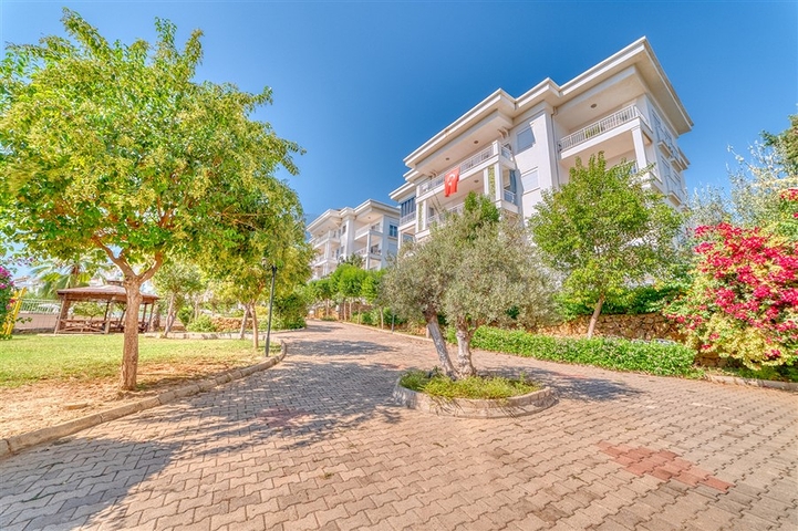 Vier-Zimmer-Penthouse im Stadtteil Oba