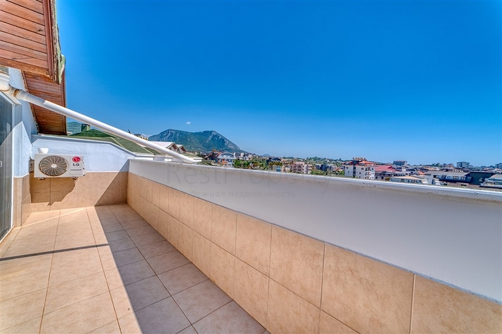 Vier-Zimmer-Penthouse im Stadtteil Oba