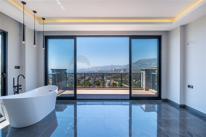 Luxusvilla mit spektakulärem Meerblick in Kargicak