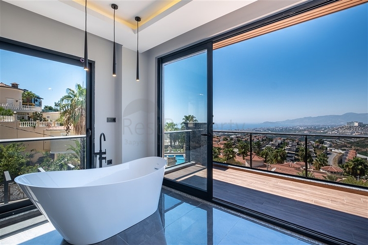 Luxusvilla mit spektakulärem Meerblick in Kargicak