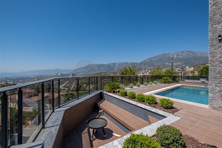 Luxusvilla mit spektakulärem Meerblick in Kargicak