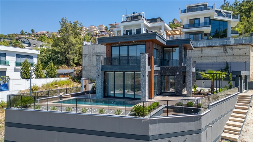 Luxusvilla mit spektakulärem Meerblick in Kargicak