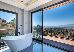 Luxusvilla mit spektakulärem Meerblick in Kargicak