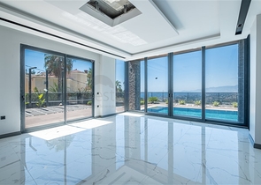 Luxusvilla mit spektakulärem Meerblick in Kargicak