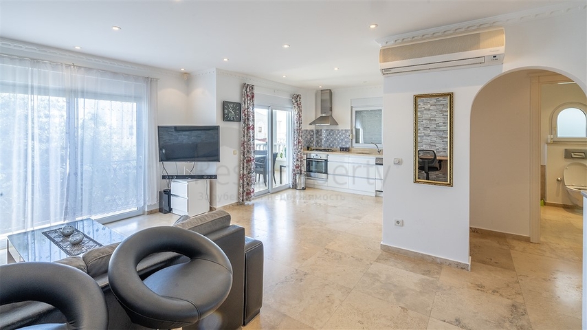 Dreizimmerwohnung in der Gegend von Cikcilli 