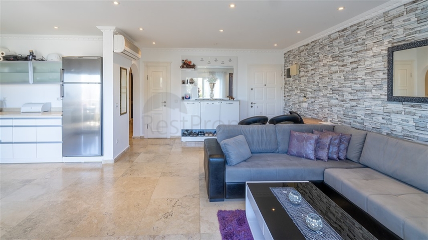 Dreizimmerwohnung in der Gegend von Cikcilli 