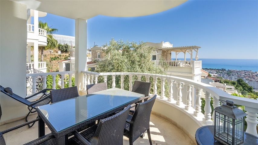 Dreizimmerwohnung in der Gegend von Cikcilli 