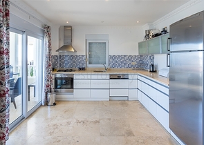 Dreizimmerwohnung in der Gegend von Cikcilli 