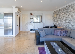 Dreizimmerwohnung in der Gegend von Cikcilli 