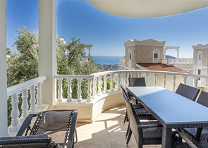 Dreizimmerwohnung in der Gegend von Cikcilli 