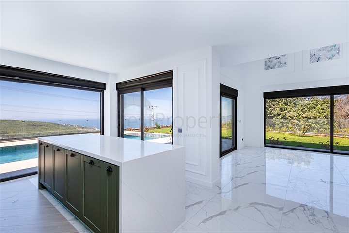 Geräumige Villa in Kargicak mit herrlichem Meerblick