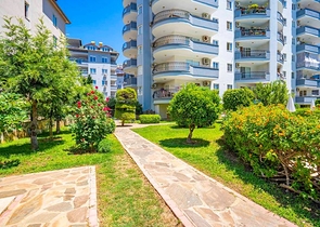 Möblierte Wohnung mit 2+1 Grundriss im Stadtteil Djikcilli