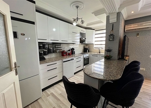 Möblierte Wohnung mit 2+1 Grundriss im Stadtteil Djikcilli