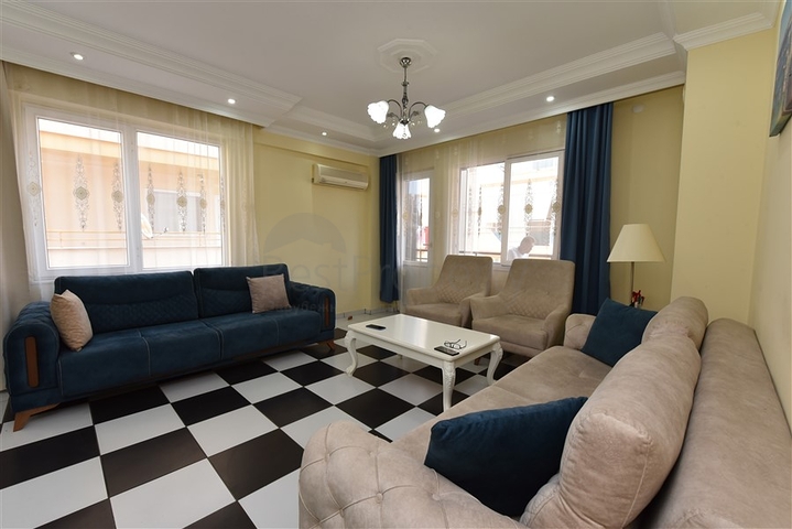 2+1 Wohnung im Stadtteil Mahmutlar, 50 m vom Meer entfernt