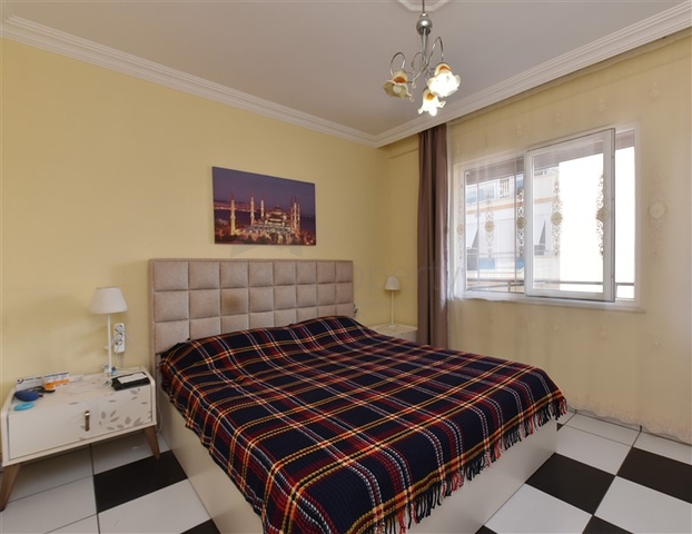 2+1 Wohnung im Stadtteil Mahmutlar, 50 m vom Meer entfernt