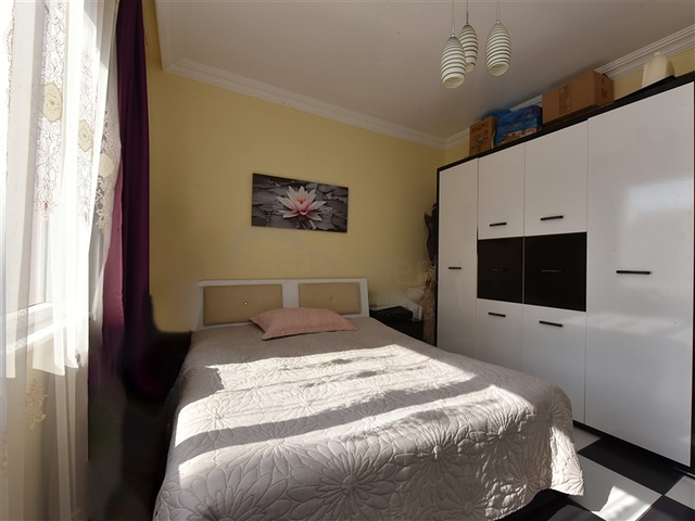 2+1 Wohnung im Stadtteil Mahmutlar, 50 m vom Meer entfernt