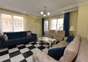 2+1 Wohnung im Stadtteil Mahmutlar, 50 m vom Meer entfernt