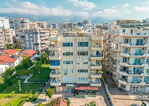 2+1 Wohnung im Stadtteil Mahmutlar, 50 m vom Meer entfernt