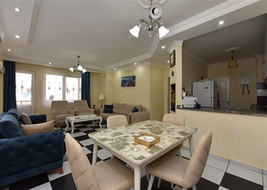 2+1 Wohnung im Stadtteil Mahmutlar, 50 m vom Meer entfernt