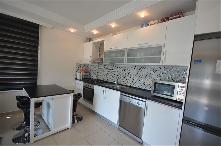 1+1 Wohnung im Stadtteil Tosmur, 200 m vom Meer entfernt