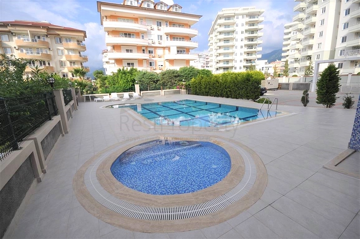 1+1 Wohnung im Stadtteil Tosmur, 200 m vom Meer entfernt