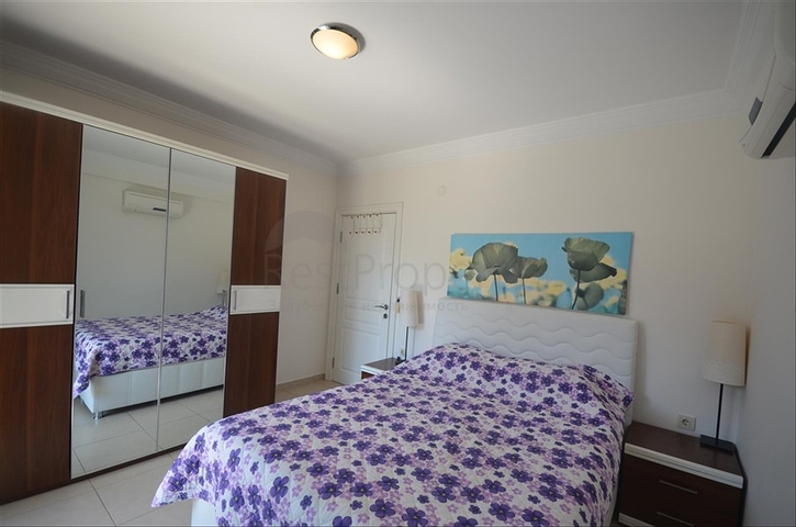 1+1 Wohnung im Stadtteil Tosmur, 200 m vom Meer entfernt