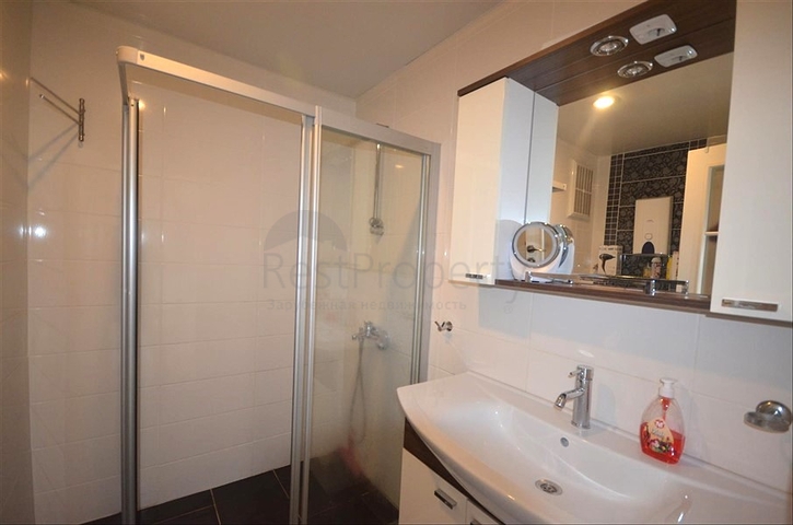 1+1 Wohnung im Stadtteil Tosmur, 200 m vom Meer entfernt