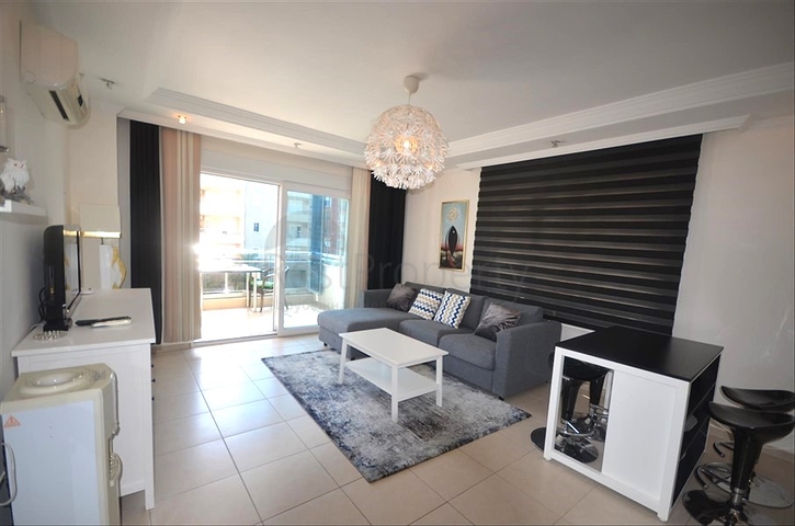 1+1 Wohnung im Stadtteil Tosmur, 200 m vom Meer entfernt