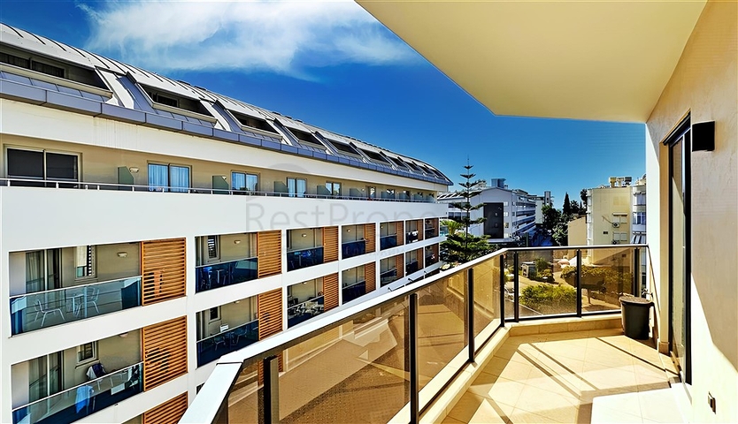 2+1 Wohnung in einem neuen Komplex, 300 Meter vom Strand entfernt