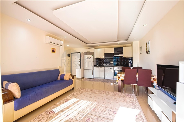 1+1 Wohnung in einer beliebten Wohnanlage im Stadtteil Avsallar