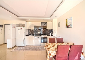 1+1 Wohnung in einer beliebten Wohnanlage im Stadtteil Avsallar