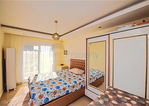 1+1 Wohnung in einer beliebten Wohnanlage im Stadtteil Avsallar