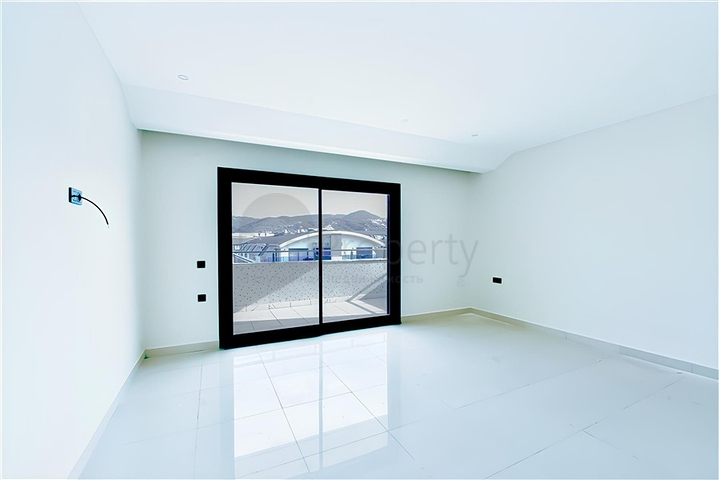 Wohnung 4+1 im Stadtteil Kargicak 200 m vom Meer entfernt