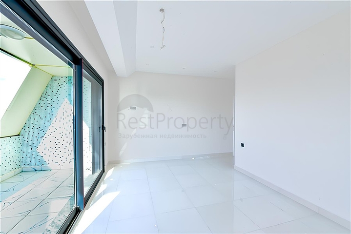 Wohnung 4+1 im Stadtteil Kargicak 200 m vom Meer entfernt