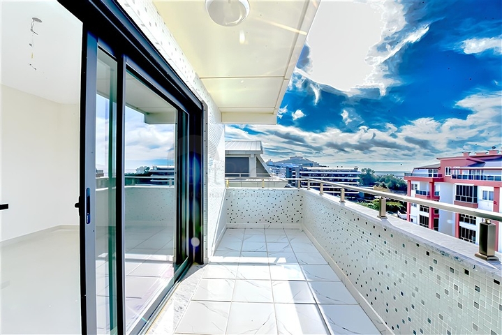 Wohnung 4+1 im Stadtteil Kargicak 200 m vom Meer entfernt