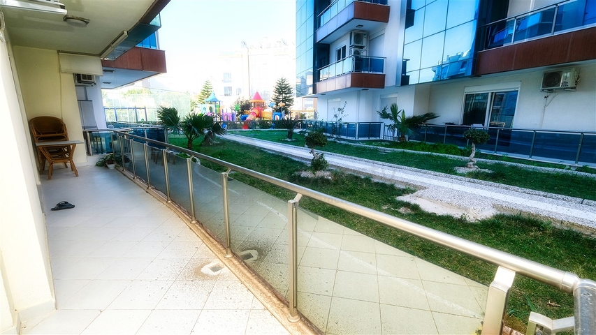 Wohnung 2+1 in einem Hotelplankomplex, 5 Minuten vom Meer entfernt