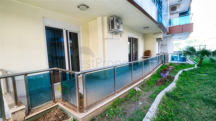 Wohnung 2+1 in einem Hotelplankomplex, 5 Minuten vom Meer entfernt