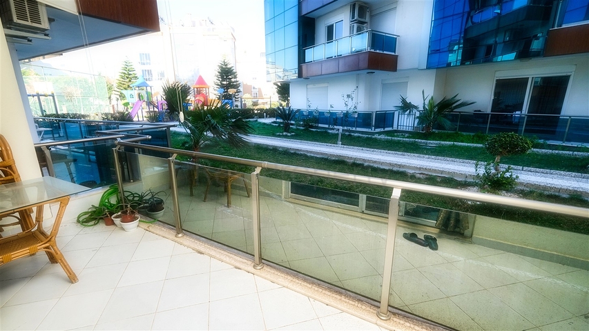 Wohnung 2+1 in einem Hotelplankomplex, 5 Minuten vom Meer entfernt