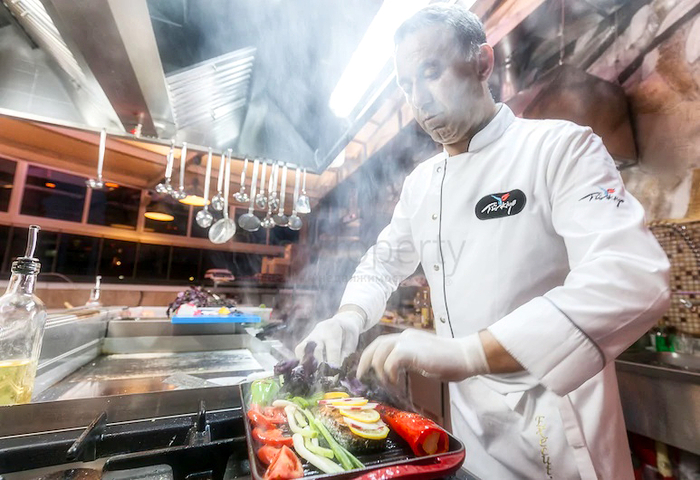 Wohnung 2+1 in einem Hotelplankomplex, 5 Minuten vom Meer entfernt