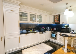 Wohnung 2+1 in einem Hotelplankomplex, 5 Minuten vom Meer entfernt