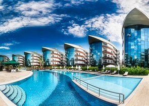 Wohnung 2+1 in einem Hotelplankomplex, 5 Minuten vom Meer entfernt