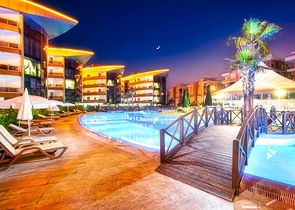 Wohnung 2+1 in einem Hotelplankomplex, 5 Minuten vom Meer entfernt