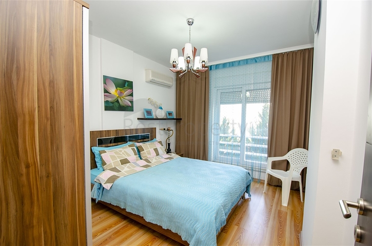 3+1-Wohnung mit Möbeln in einem Komplex in Konyaalti Antalya Persimmon